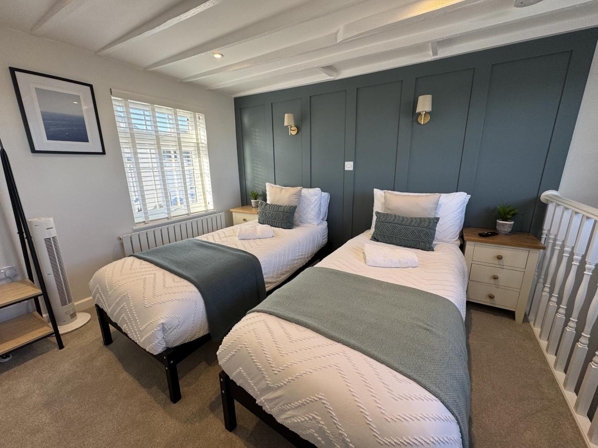 Driftwood House - Luxury Dog-Friendly Townhouse In Cowes, Steps From Marina Villa คาวส์ ภายนอก รูปภาพ