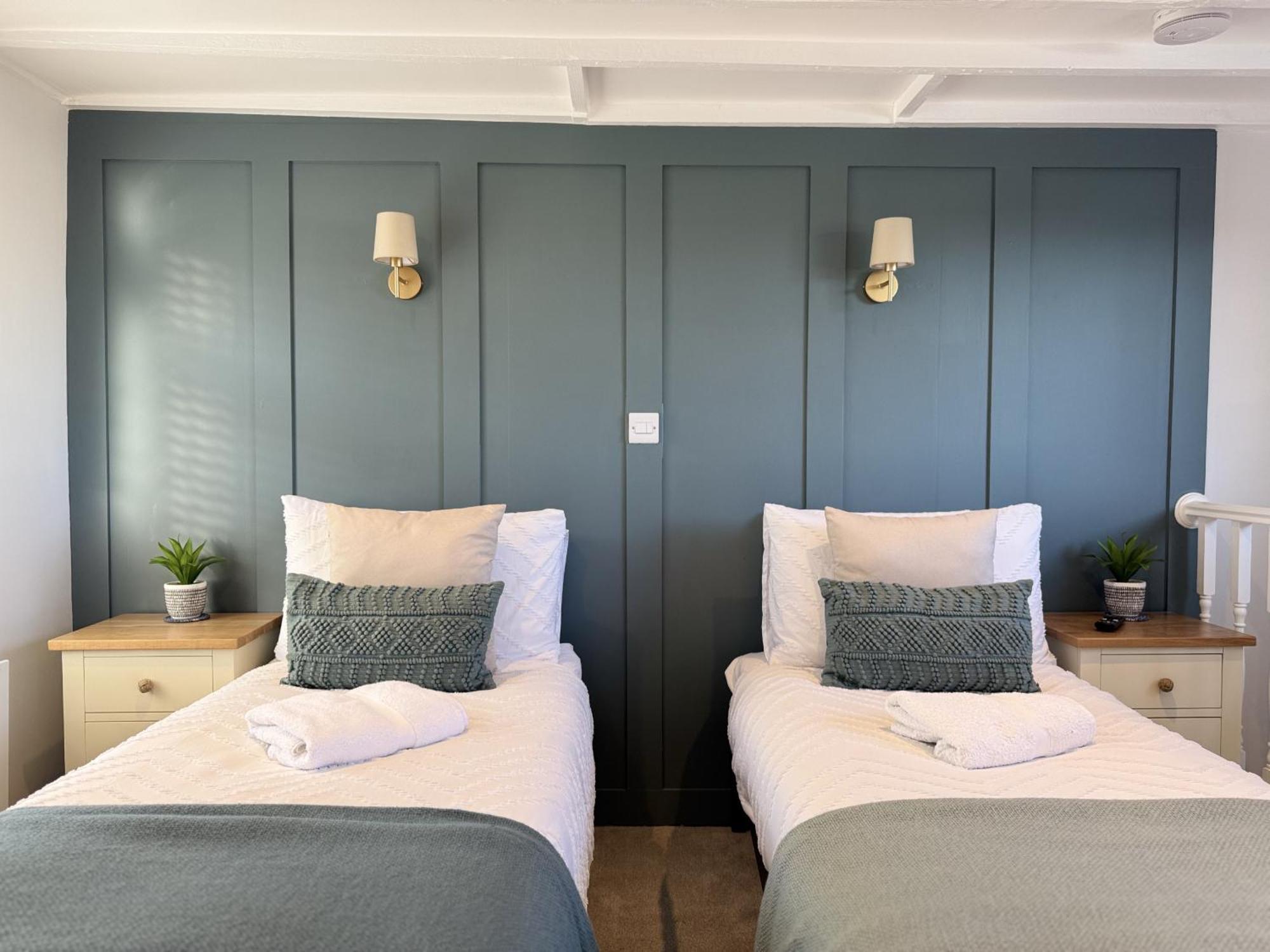 Driftwood House - Luxury Dog-Friendly Townhouse In Cowes, Steps From Marina Villa คาวส์ ภายนอก รูปภาพ