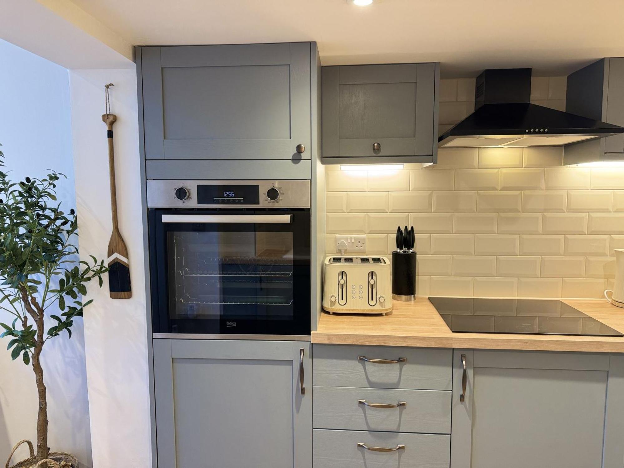 Driftwood House - Luxury Dog-Friendly Townhouse In Cowes, Steps From Marina Villa คาวส์ ภายนอก รูปภาพ